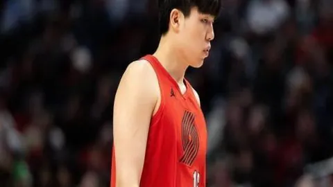 卡希尔评选的足球传奇阵容：贝利、马拉多纳、梅西、C罗、罗纳尔多领衔